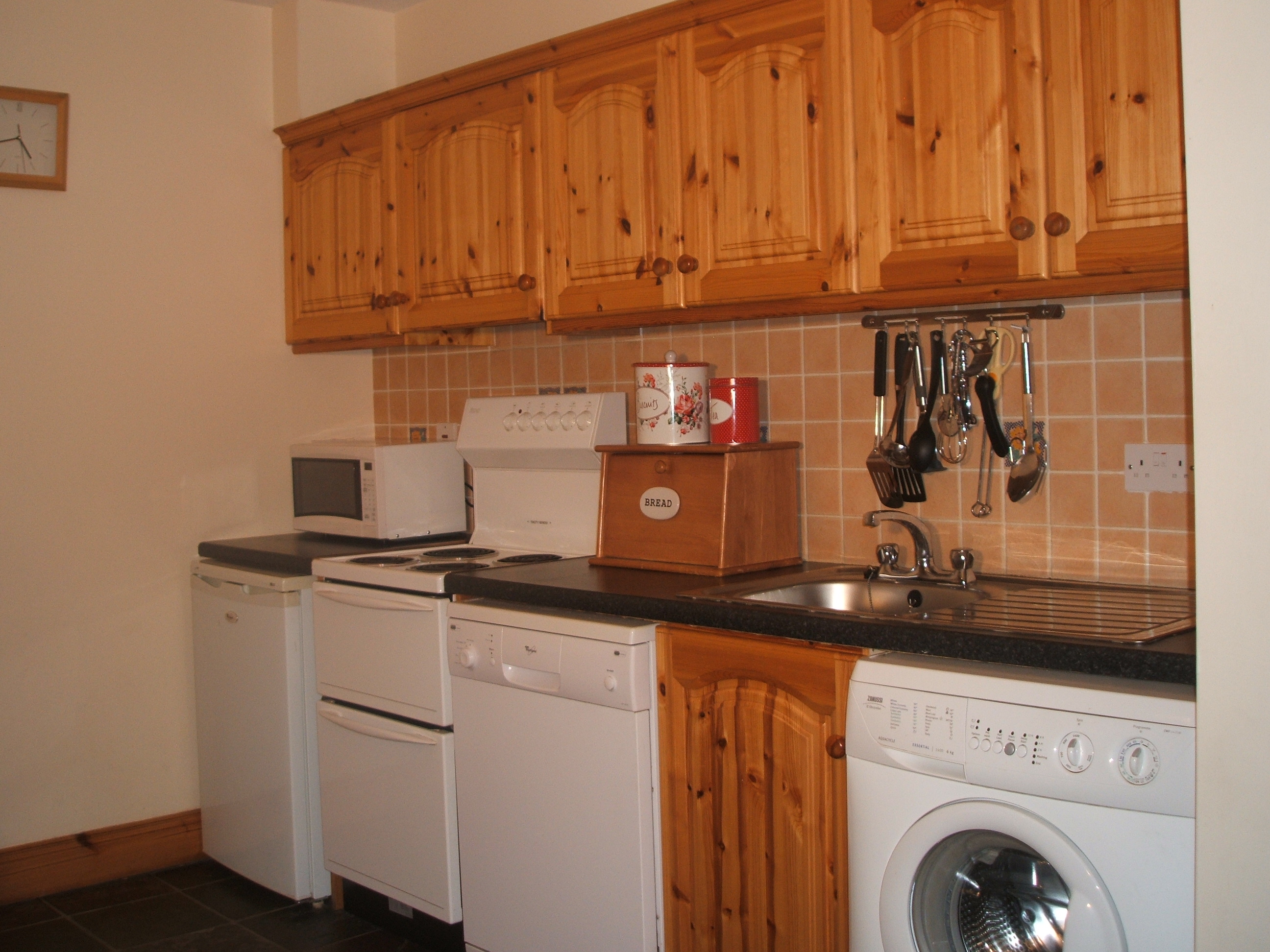 Cottages and outside views 071.jpg